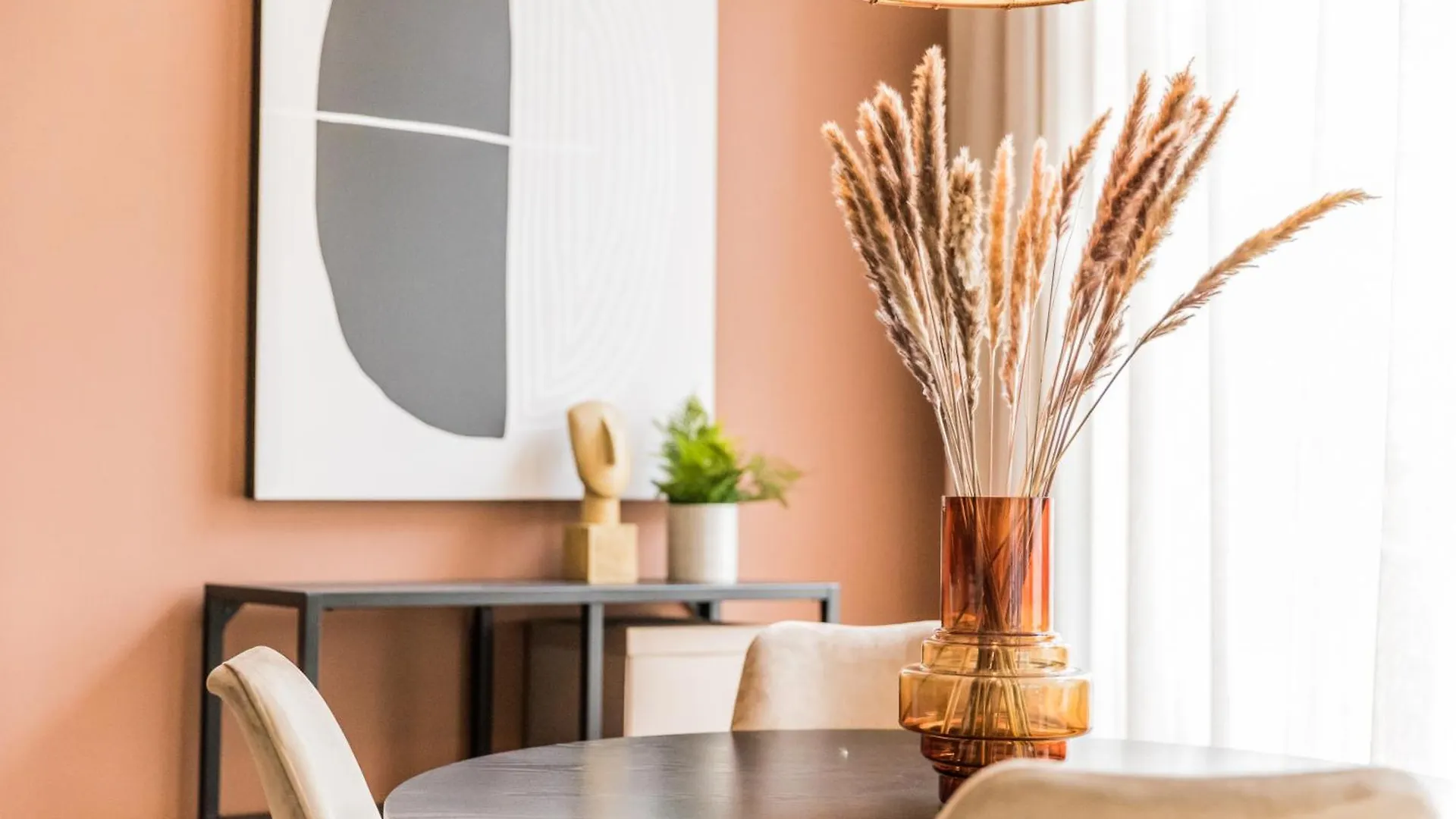 Excellent Listing 'Shiraz' Apartment The Hague