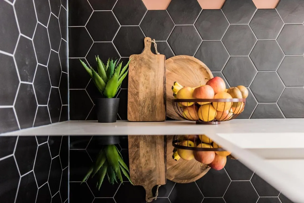 Excellent Listing 'Shiraz' Apartment The Hague