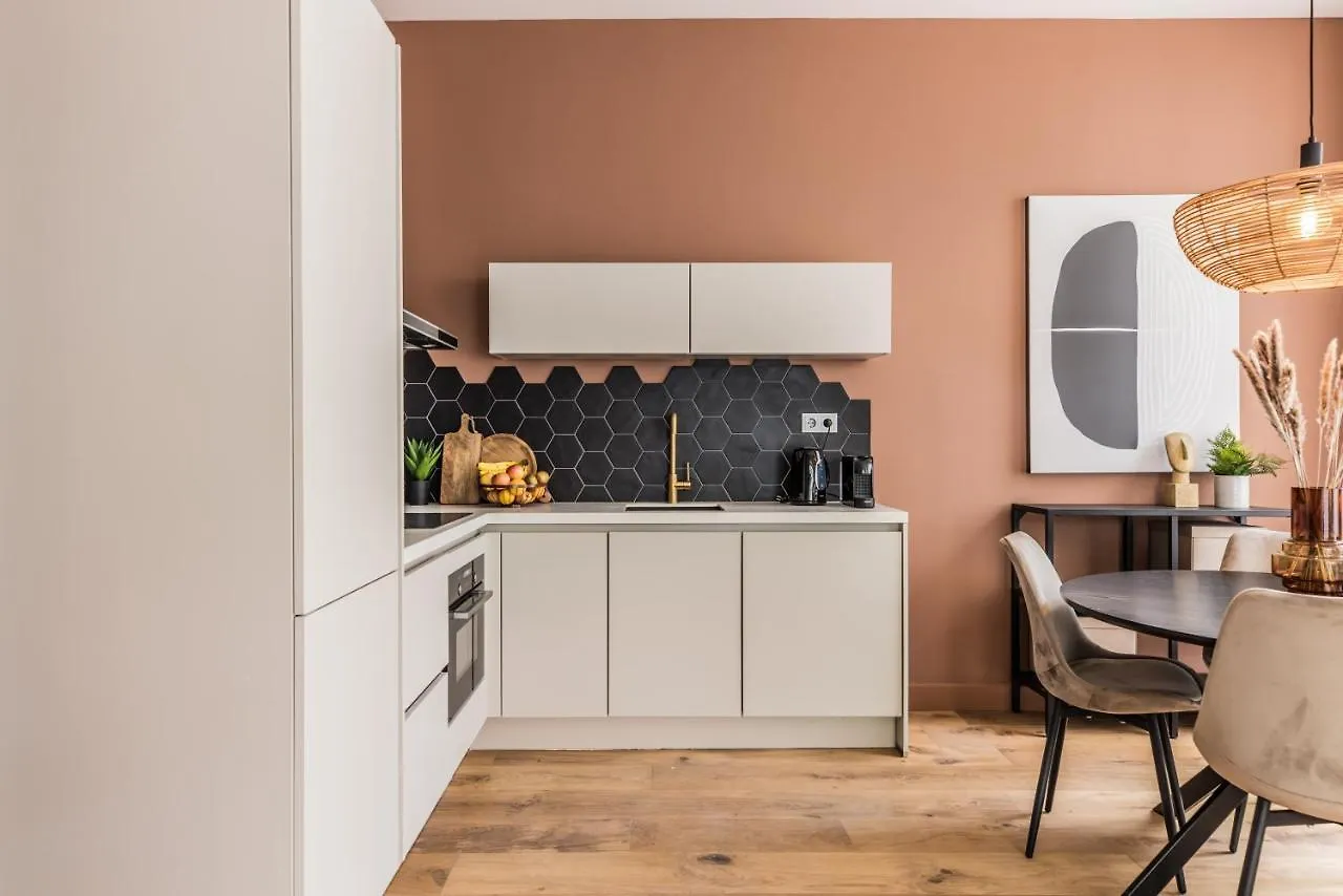 Excellent Listing 'Shiraz' Apartment The Hague 0*,  Netherlands