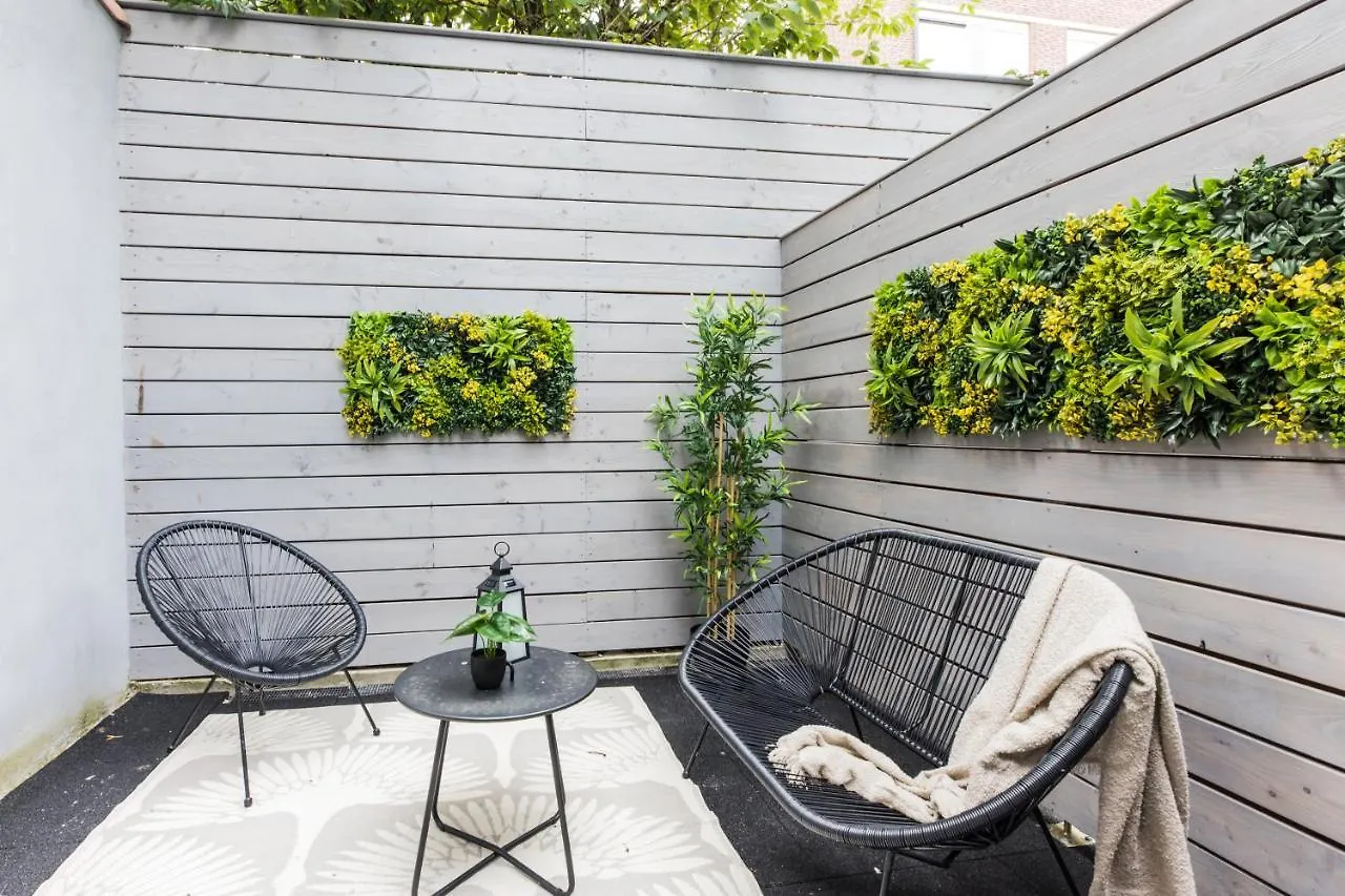Excellent Listing 'Shiraz' Apartment The Hague Netherlands