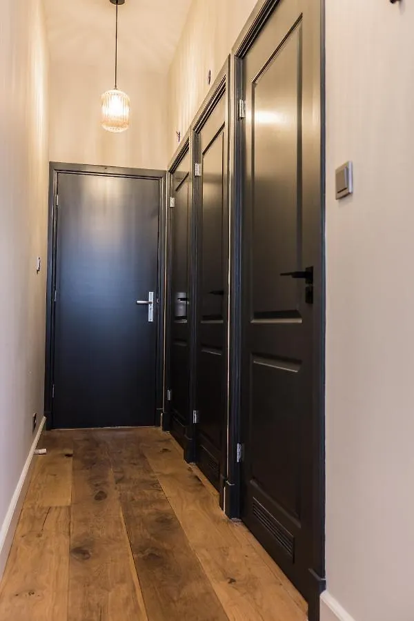 Excellent Listing 'Shiraz' Apartment The Hague