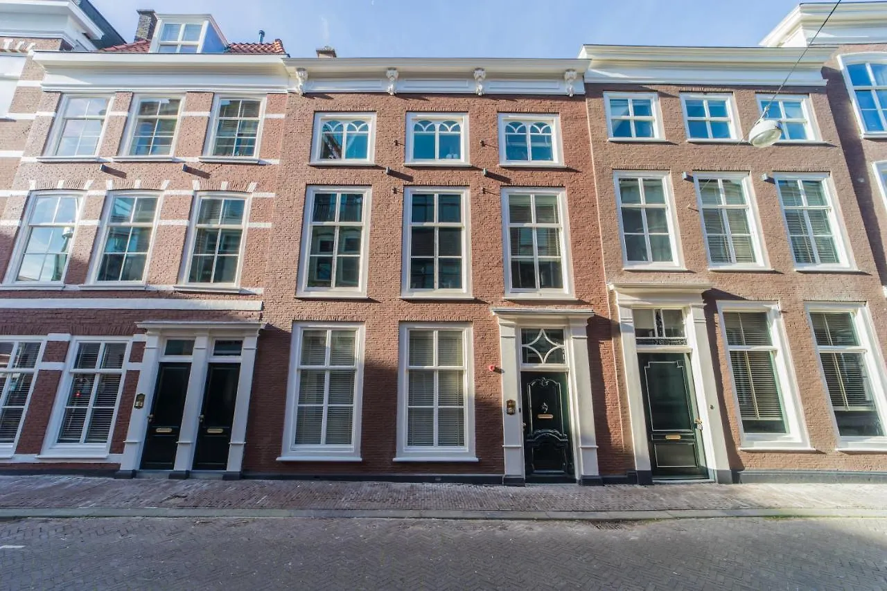 Excellent Listing 'Shiraz' Apartment The Hague 0*,  Netherlands